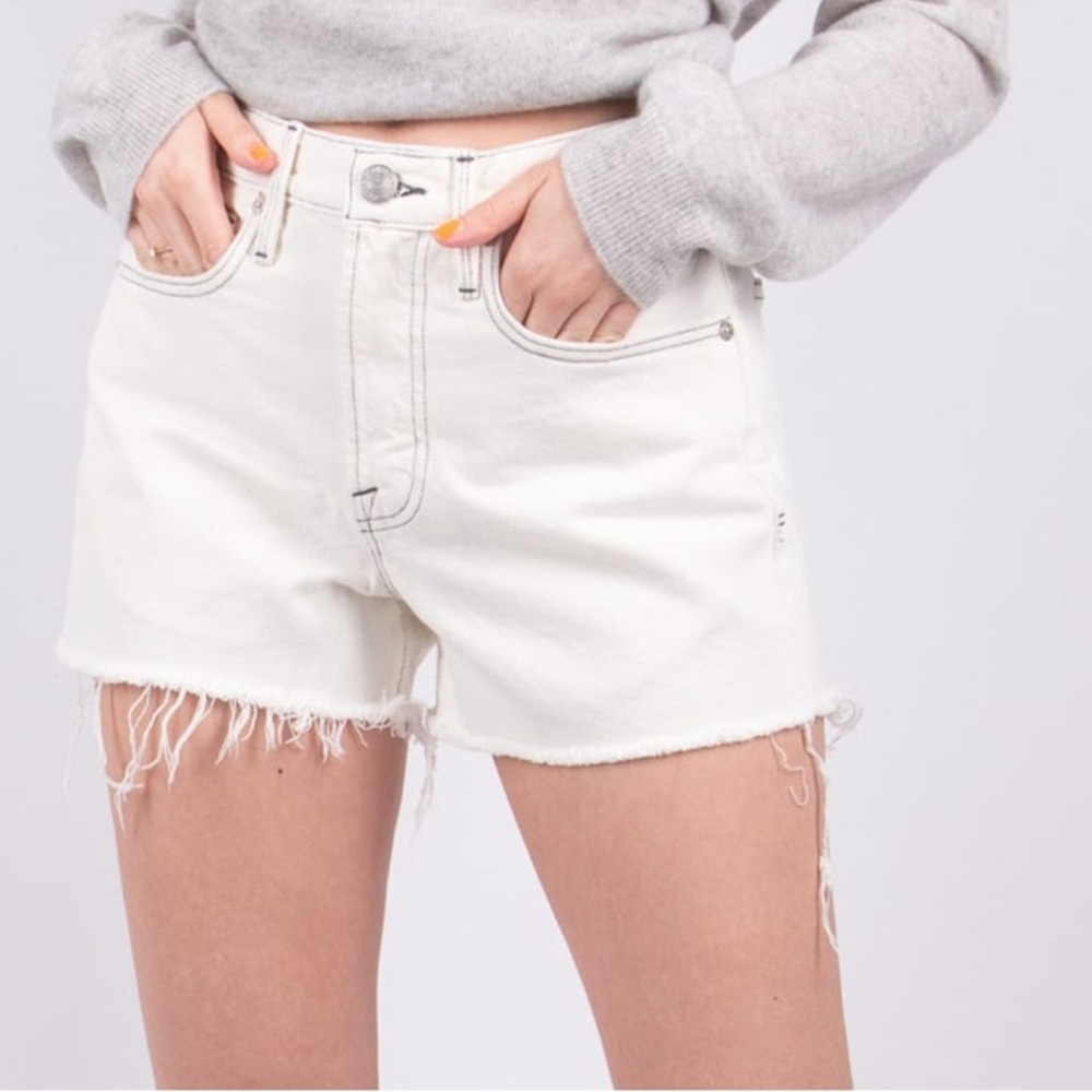 Frame Le Brigette Shorts in Chalked 24
